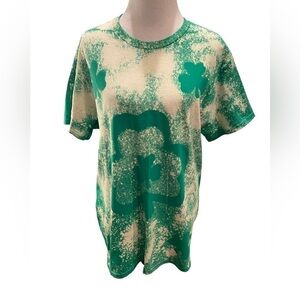 SHAMROCK BLEACH SPLATTER GILDAN GRAPHIC TEE IN GREEN Size XLarge